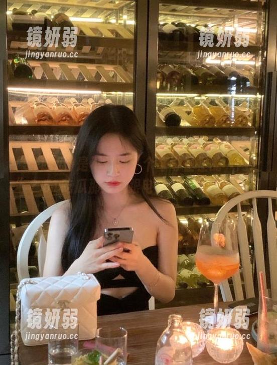 是不是到了个奇奇怪怪的“网址”？51吃瓜那黑料跟电影剧情就差个脑洞。