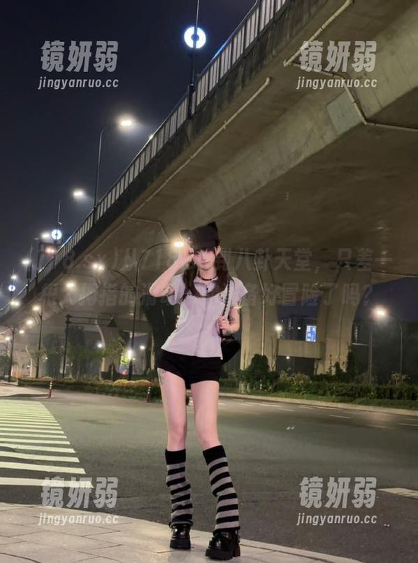 从718.sx到八卦天堂，只差一根大拇指的滑动，你准备好冒险了吗？
