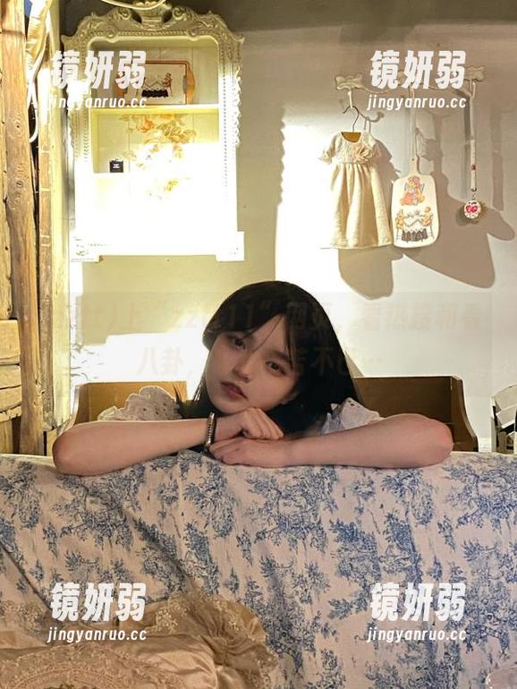 上“zztt11”网页，看热搜和看八卦，让我痛苦不已…