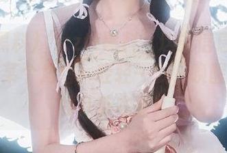 “zztt黑料”这条信息直达我心底的某个角落，轻轻一戳，唤醒了泛滥的八卦本能！