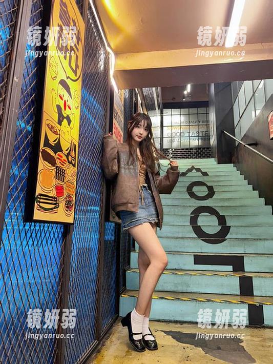当我点开“五一吃瓜”的传送门，仿佛踏入了一个水果派对，角落里还有人侧身偷偷聊八卦。