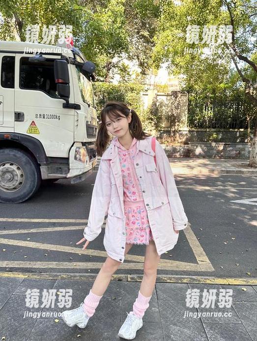 吃瓜不止要嘴巴忙，下载我爱五一吃瓜app，心情也要嗨！