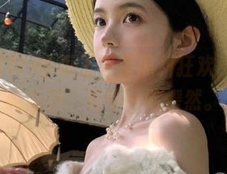 首页上明星黑料狂欢，像是在刷新剧，看得一脸愕然。