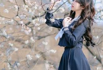 “暴走黑料”下载后，才发现我不是人在看八卦，是灵魂在徘徊