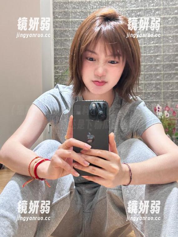 “黑料不打烊”网站：是想下载真相还是下榻瓜田里呢？