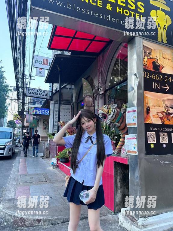 黑料不打烊的网站，趣味无限！现在的瓜，仿佛都带上了灯，怎么看都是那么亮眼！