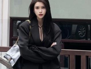我翻看了黑料不打烊的视频，那个官方入口果然“人气”爆棚