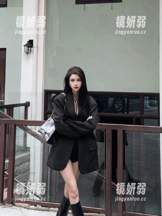我翻看了黑料不打烊的视频，那个官方入口果然“人气”爆棚