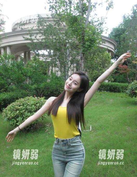 在“黑料正能量zzzttt”的在线传送门，窥探那些隐藏得可怜的八卦。