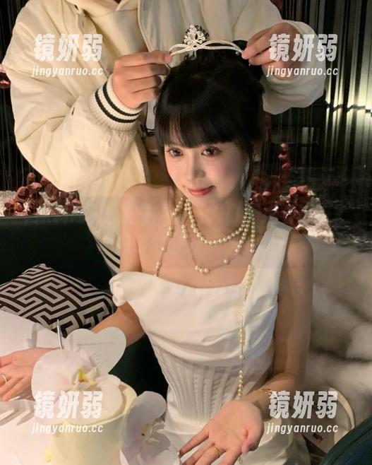 游荡在黑料网入口，边看边想，这瓜真的是永远吃不完