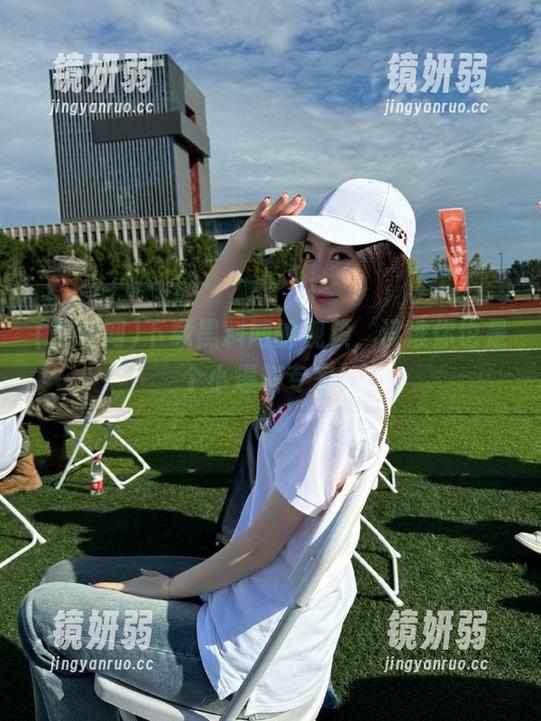 下载黑料网的视频，没准你也是个小爆料专家！