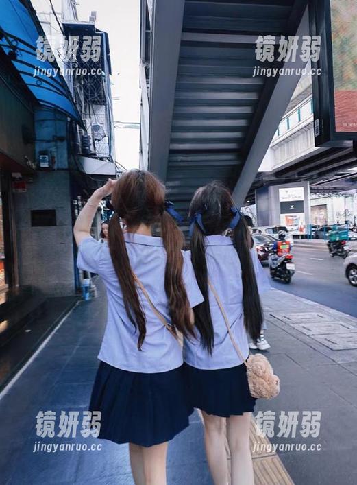 点开黑料网页版链接，完全沉浸在绯闻和尴尬中