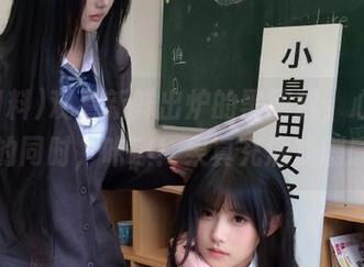 观看新鲜出炉的黑网料，心跳加速的同时，咔嚓！果真充满戏剧感！